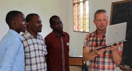 Christoph underviser lærere i Bagamoyo.