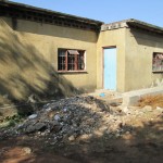 Udvendig renovering af klinikken på Bujora